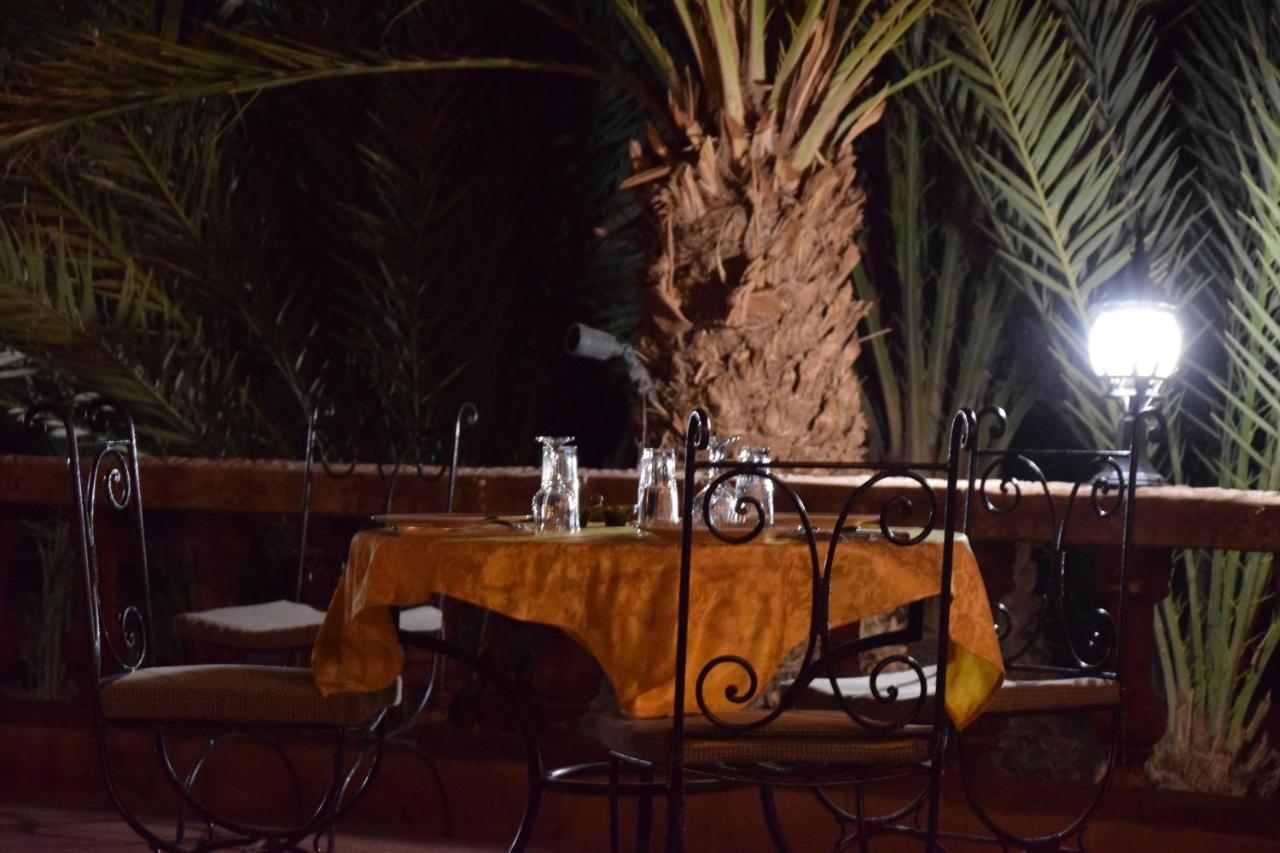 Hotel Carrefour Des Nomades M'Hamid Esterno foto